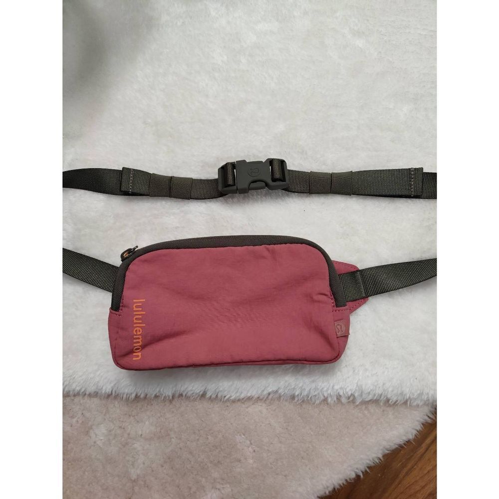 Lululemon Mini Belt Bag, Brier Rose - Picture 2 of 7